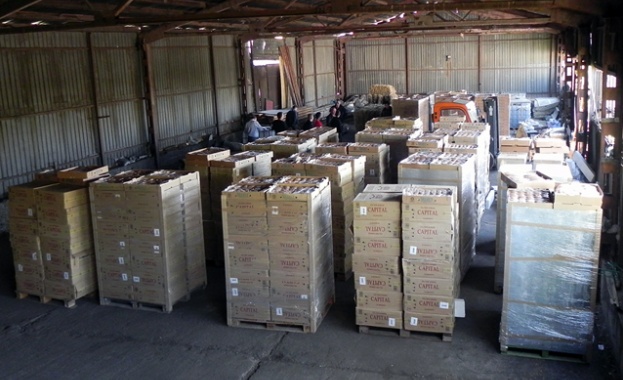 Митничари иззеха 680 кутии цигари, натъпкани в газова бутилка  