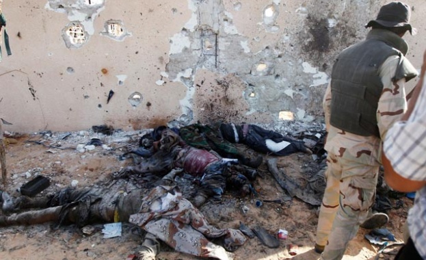 При атаката на НАТО при която бе заловен Кадафи са били избити най-малко 50 негови привърженици
