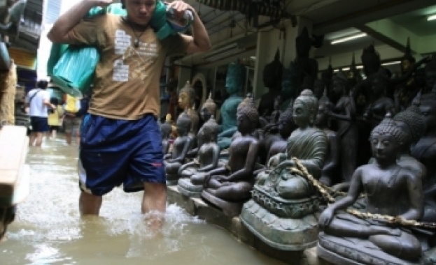 Заради наводненията хората в Тайланд са на прага на самоубийство