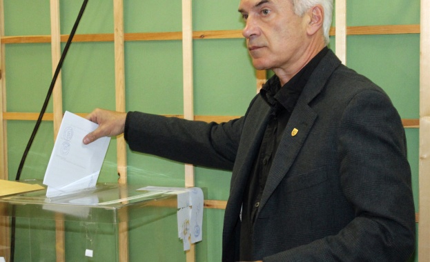 Волен Сидеров: Играем си на държава и демокрация  