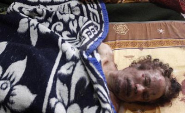 Либийските бунтовници направиха изложба с лични вещи на Муамар Кадафи 