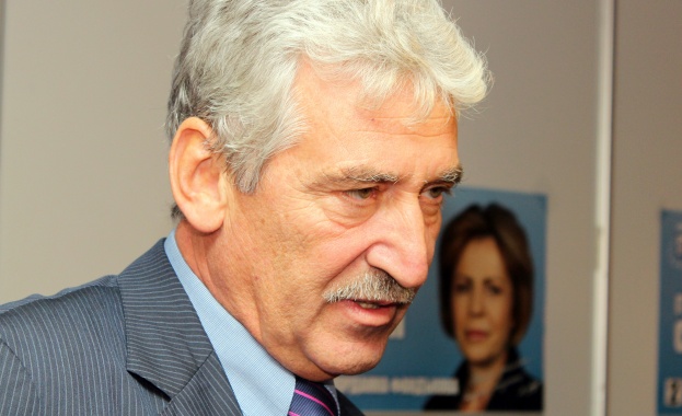 Велчев: Ще приемем глобите да отиват във Фонда за лечение