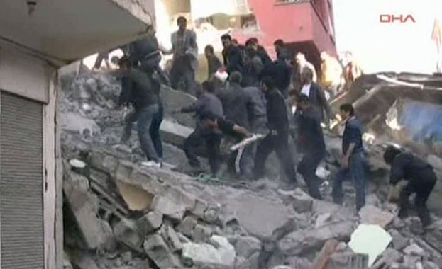 Броят на жертвите при земетресението в Турция се увеличава