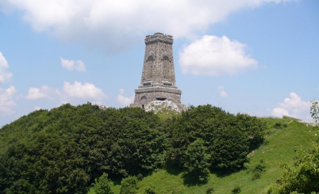 БАСТА стартира кампанията си от връх Шипка 