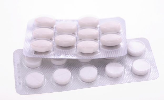 Учени: Два аспирина на ден предпазват от рак на дебелото черво  
