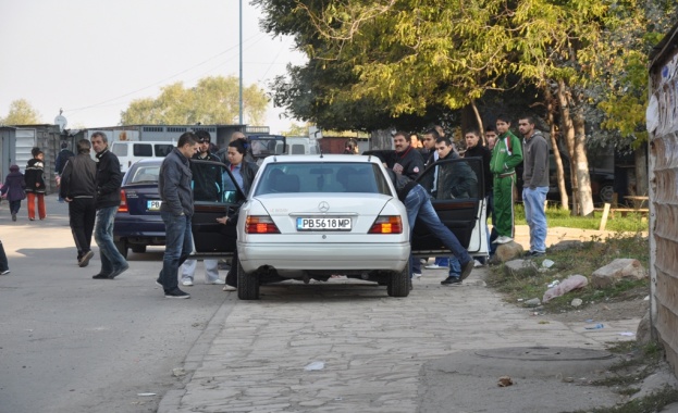 В Столипиново закопчаха шестима за разпространение на наркотици  