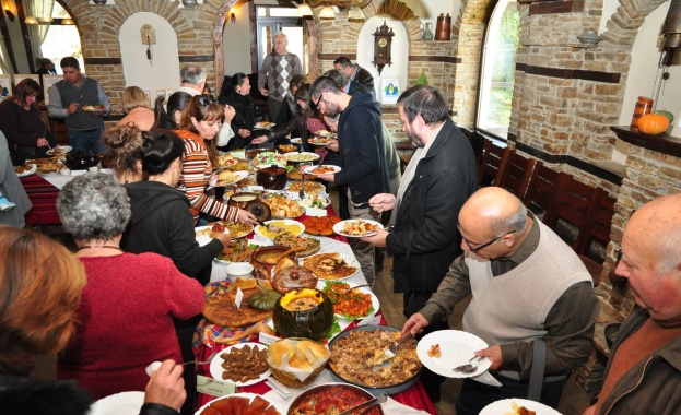 Приемат запазен знак за смолянския фасул