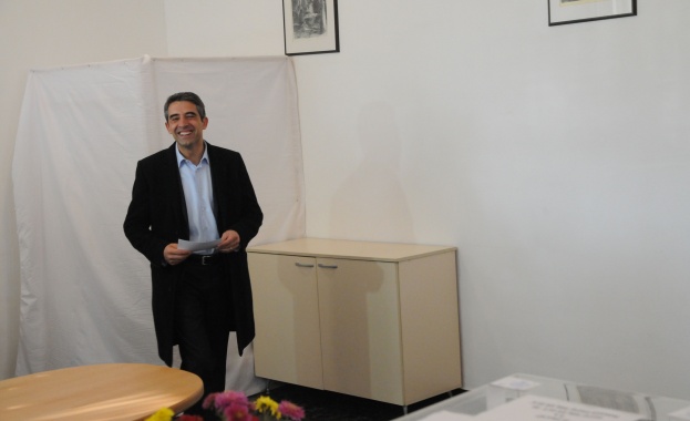 ИТАР-ТАСС: Плевнелиев е новият президент на България