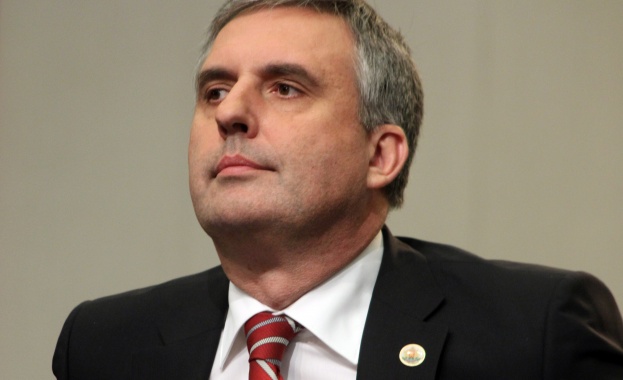 Калфин: Изборите в България нямат нищо общо с  демократични избори