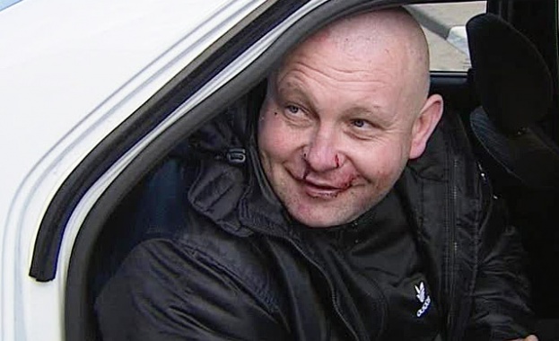 Гол, пиян и влюбен шофьор разби 17 автомобила в Москва