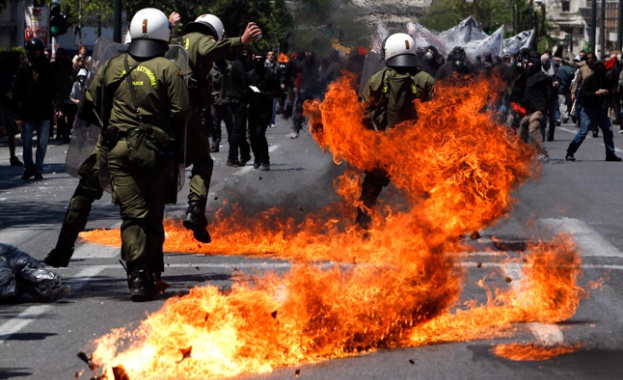 Задават се нова световна рецесия и бунтове  