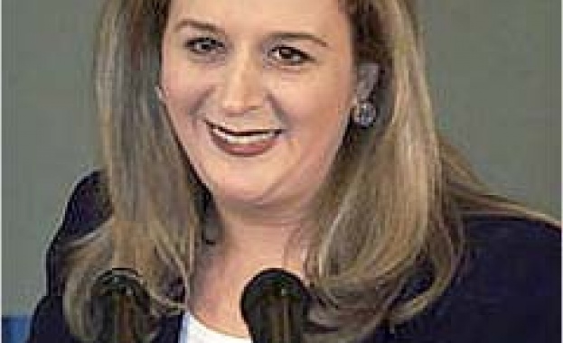 Съдът на Тунис издаде заповед за арест на Суха Арафат 