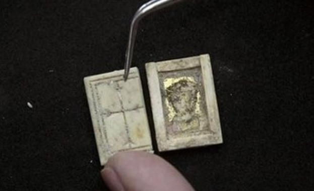 Учени откриха миниатюрна икона на 1400 години