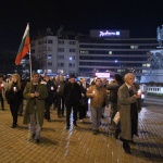 Учените на протестно шествие  