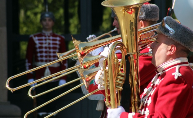 Началникът на отбраната адмирал Емил Ефтимов ще участва в честването