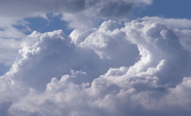 Отгледаха облак в лаборатория