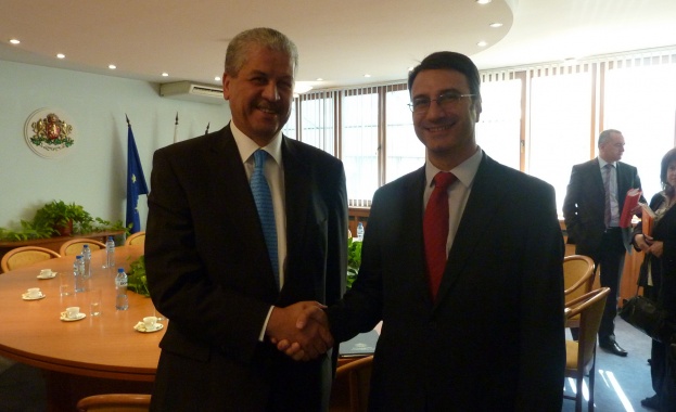 Трайков: Имаме сериозни перспективи за партньорство в енергетиката с Алжир