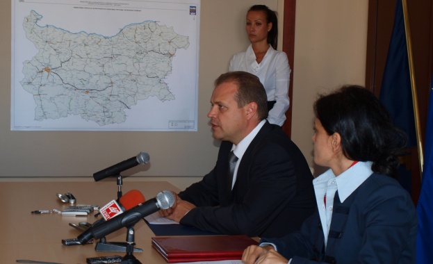 През 2012-та започва рехабилитацията на още 200 км второкласни и третокласни пътища