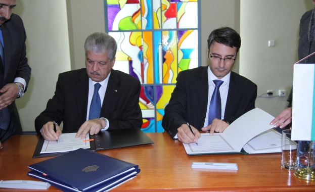 Засилваме икономическите си отношения с Алжир