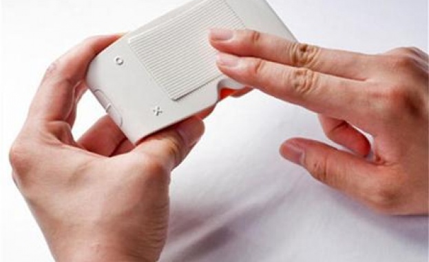 Фотоапарат снима от челото