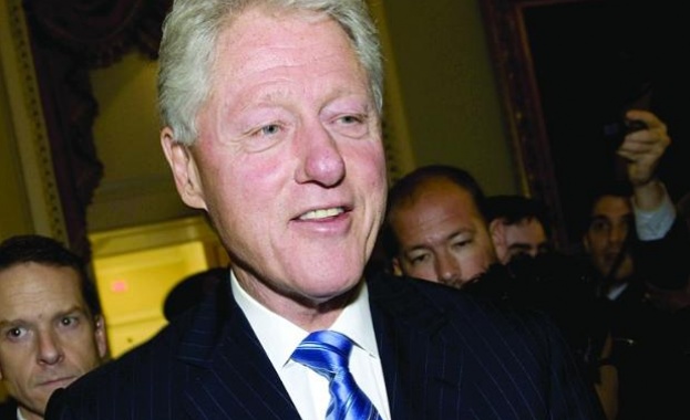 Бившият президент на САЩ Бил Клинтън ще остане в болницата