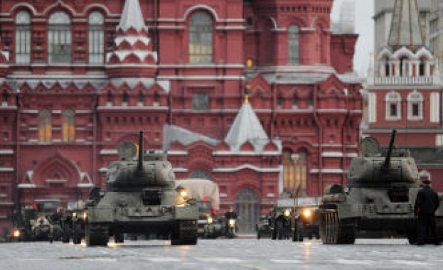 Парад в Москва  по повод 70 - годишнината от марша през 1941 година