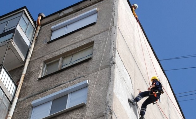 Фондът за саниране отваря офис в Бургас