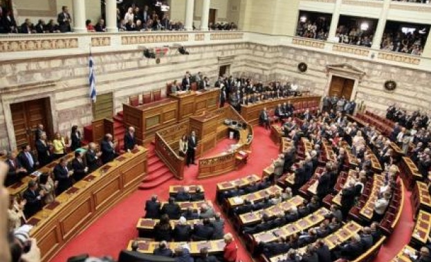 Гръцкият парламент прие бюджета на страната за 2012 г.