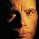 Чудовищата са реални, и призраците също. Те живеят вътре в нас, а понякога ни надделяват.“