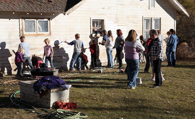 Осъдиха сектант-многоженец на десет години затвор