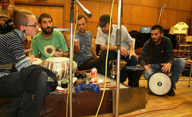 Идва "Аларма Пънк Джаз Фест"