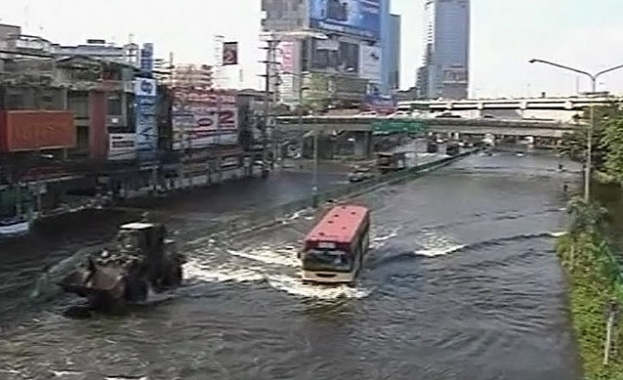 Шест взривни устройства за една нощ бяха обезвредени в Банкок