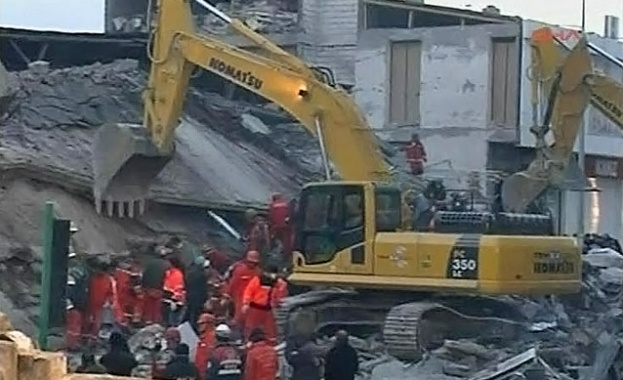 Загиналите при повторното земетресение в Турция вече са 40 души