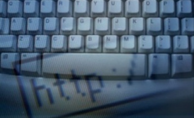 САЩ обвини естонци и руснак в проникването в милиони компютри 