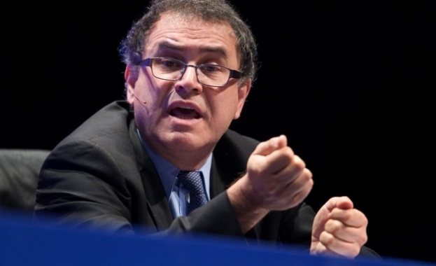 Рубини: ЕЦБ трябва да девалвира еврото с 30-40%