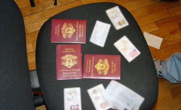 Мъж се опита да влезе в страната с фалшива лична карта 