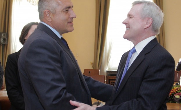 Рей Мейбъс благодари от името на Обама за съдействието на България в Афганистан