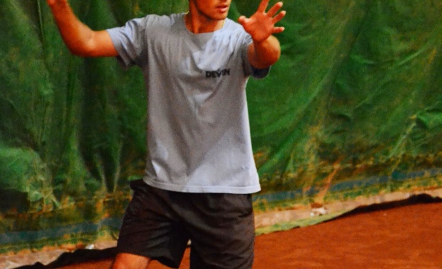 DEVIN праща национал по тенис на турнира Orange Bowl  