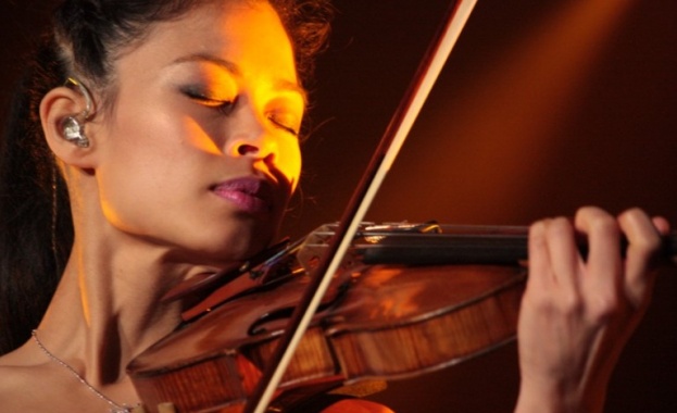 Нашенец ще облича Ванеса Мей за концерта й в София 