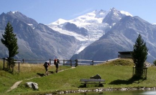 Швейцария: Съдът забрани разходките без дрехи в Алпите 