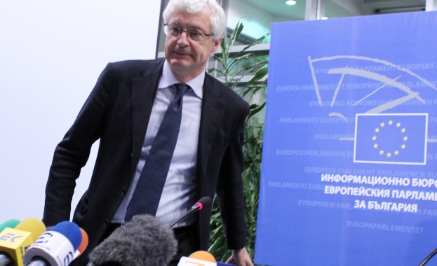 ОЛАФ подхвана сигналите за злоупотреби с европари срещу Пенгезов