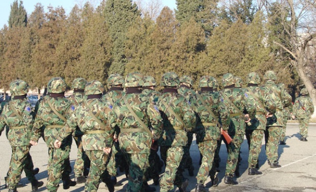 Армията се включи в гасенето на пожари в Централния Балкан и община Рудозем