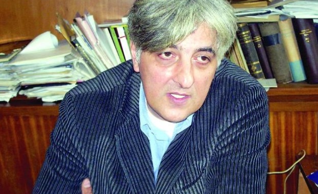 Дилян Николчев*: Разколът в Църквата беше активно мероприятие на бившите тайни служби**