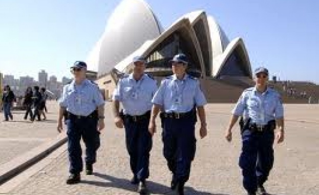 В Австралия протестират полицаите