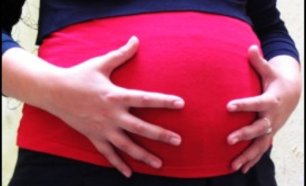 НЗОК осигурява изцяло заплащането за родилната помощ