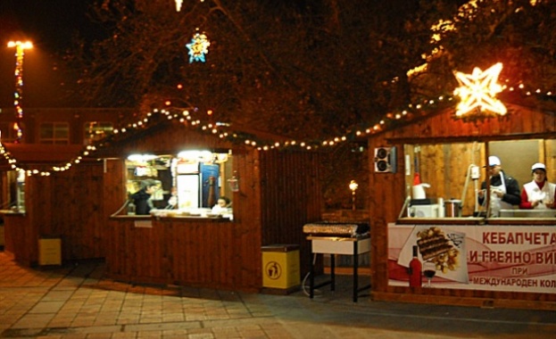 Община Пловдив купува коледни къщички