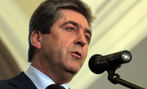 Първанов: Институциите не бива да допуснат армията да загубят способностите си