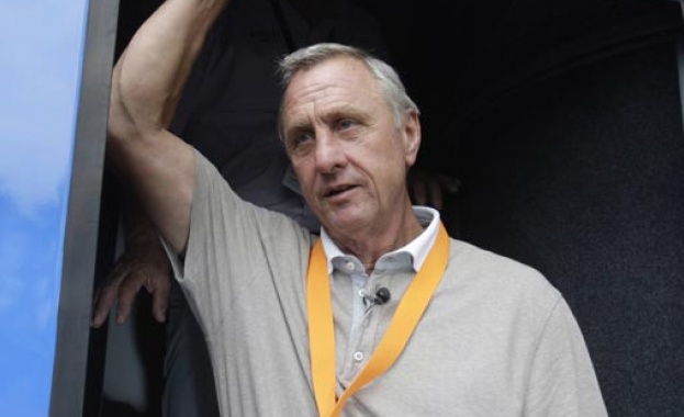 Кройф аут от Надзорния съвет на Аякс