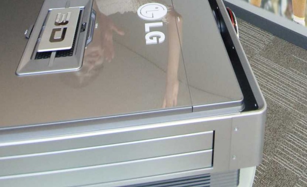 LG с нов 3D проектор, възпроизвеждаш картина в размер пет метра  