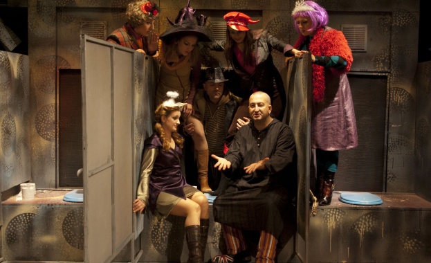 Дони артист на сцената на казанлъшкия театър